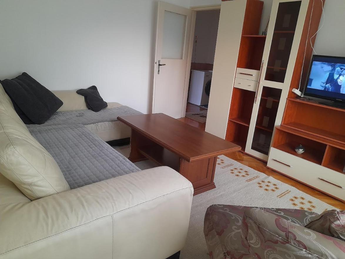 Apartman Bulevar Stupine Tuzla Exterior foto